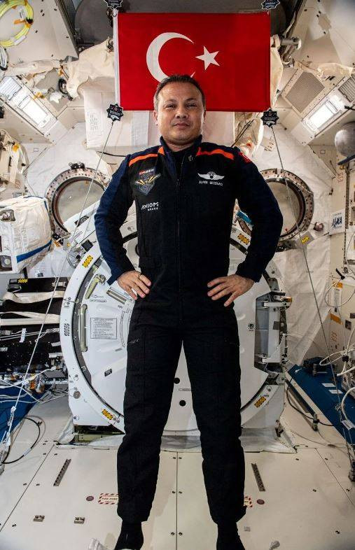 Alper Gezeravcı nasıl beslendiğini açıkladı. Uzay üssünde bir günü nasıl geçiyor? - Resim: 1